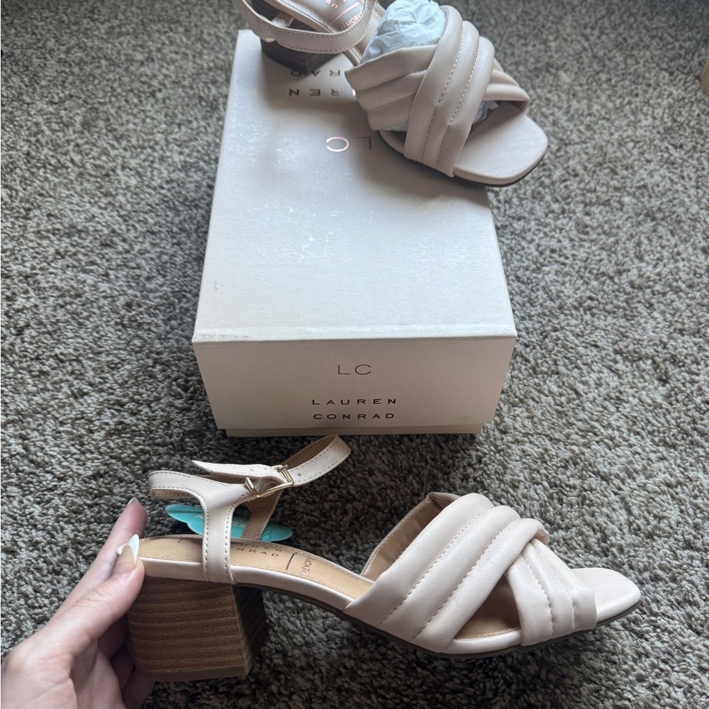 Lauren Conrad Blush Tan Heels. Size 7.5 - Picture 4 of 4